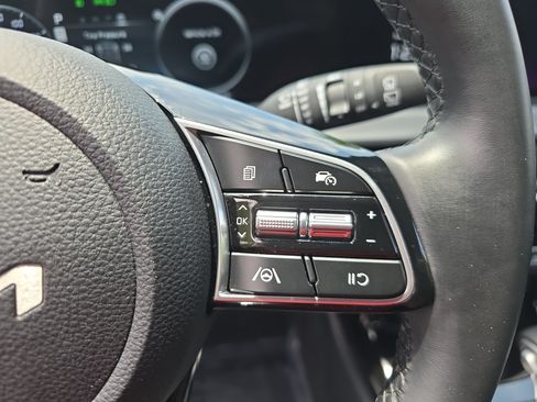 Used 2024 Kia Seltos EX FWD image 17