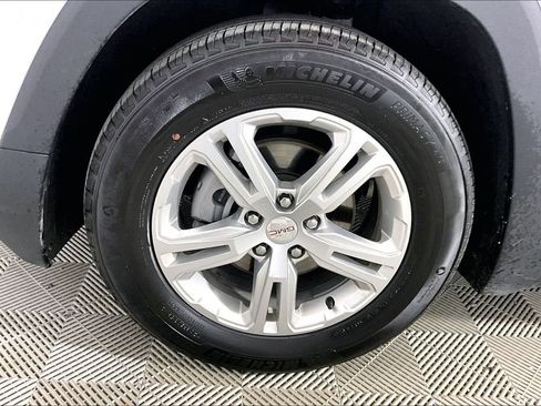 Used 2024 GMC Terrain SLE FWD image 7