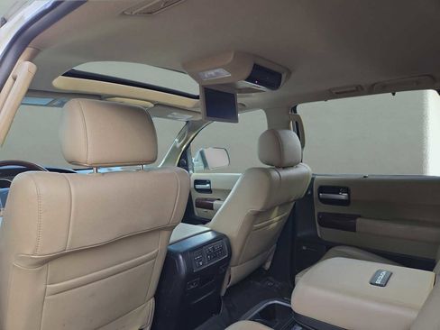 Used 2017 Toyota Sequoia Platinum image 16