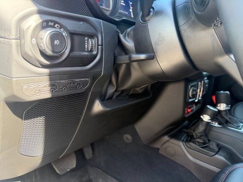 Used 2026 Jeep Wrangler Unlimited Rubicon AWD/4WD image 22