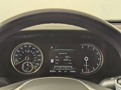 Used 2025 Genesis G70 2.5T AWD/4WD image 20