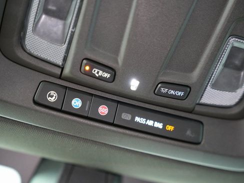 Used 2019 Chevrolet Silverado 1500 LT w/ Texas Edition image 39