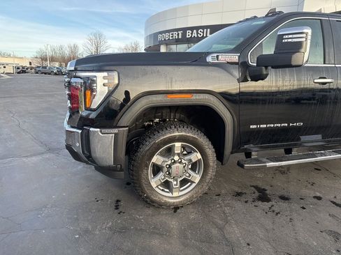 New 2026 GMC Sierra 2500 SLT w/ SLT Premium Package image 5