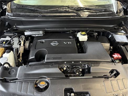 Used 2015 Nissan Pathfinder SV image 14