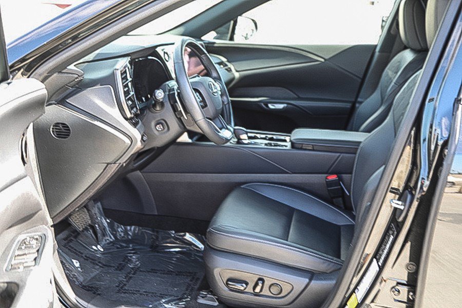 Used 2025 Lexus RX 350h w/ Convenience Package AWD/4WD image 17