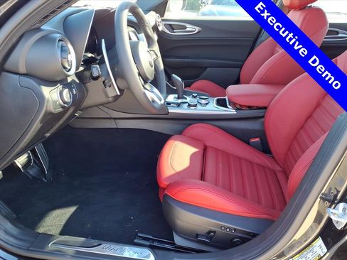 New 2025 Alfa Romeo Giulia Veloce w/ Veloce Package Rwd image 13