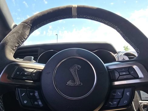 Used 2022 Ford Mustang Shelby GT500 w/ Carbon Fiber Track Pack RWD image 22