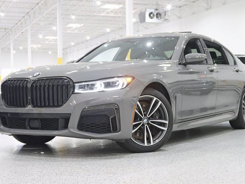 Used 2022 BMW 750i xDrive w/ Executive Package image 6