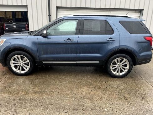 Used 2019 Ford Explorer XLT w/ Equipment Group 202A image 12