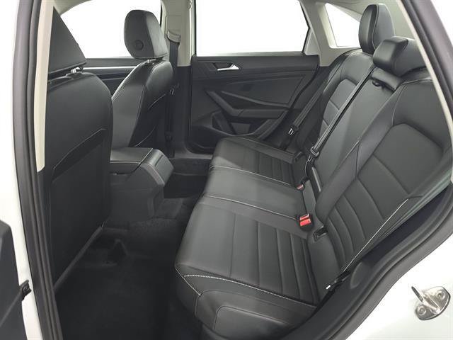 Used 2024 Volkswagen Jetta SE w/ Panoramic Sunroof Package FWD image 11