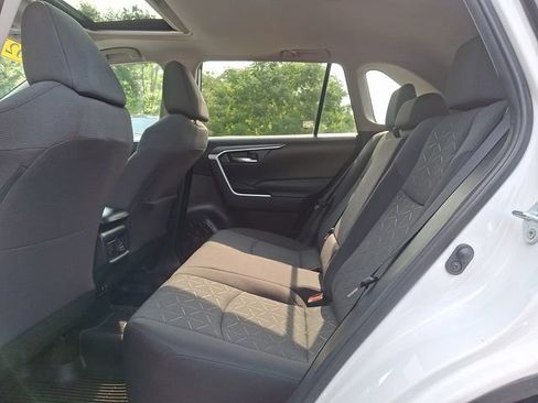 Used 2021 Toyota RAV4 XLE w/ Convenience Package AWD/4WD image 10
