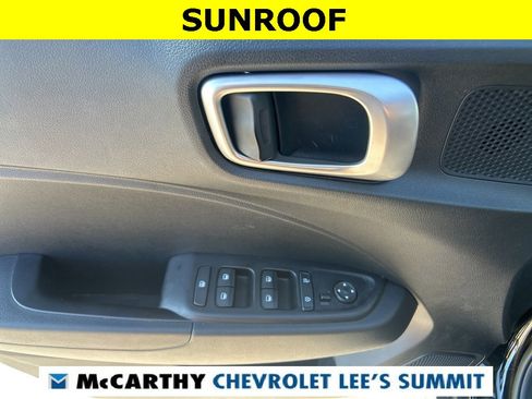 Used 2024 Hyundai Venue SEL image 37