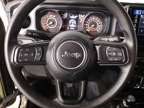 Used 2025 Jeep Wrangler Sport image 3