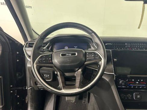 Used 2022 Jeep Grand Cherokee L Limited w/ Luxury Tech Group II AWD/4WD image 8