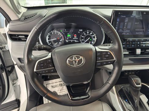 Used 2021 Toyota Highlander Limited image 28