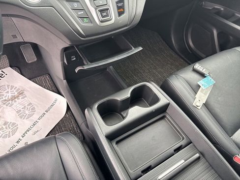 Certified 2024 Honda Odyssey EX-L image 25
