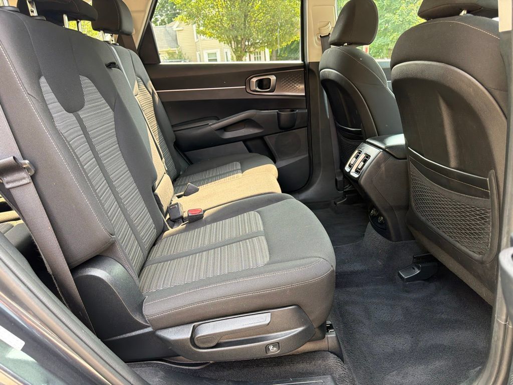 Certified 2023 Kia Sorento LX AWD/4WD image 26