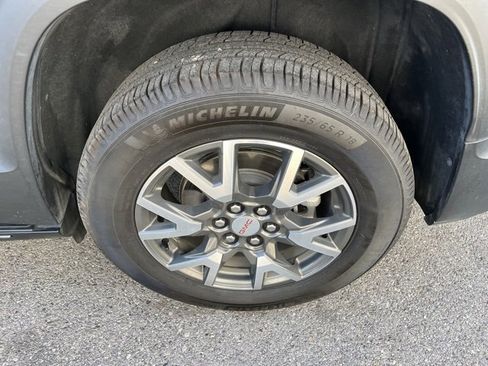 Used 2023 GMC Acadia SLE w/ Driver Convenience Package image 17