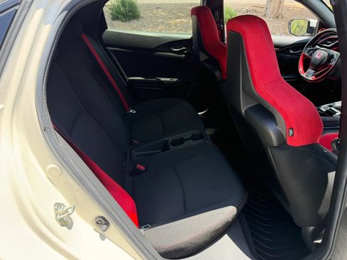 Used 2018 Honda Civic Type R image 16