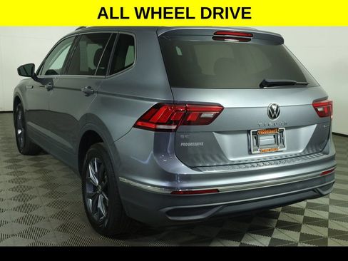 Used 2022 Volkswagen Tiguan SE AWD/4WD image 5