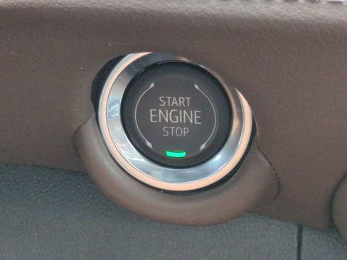 Used 2025 Chevrolet Tahoe High Country image 33