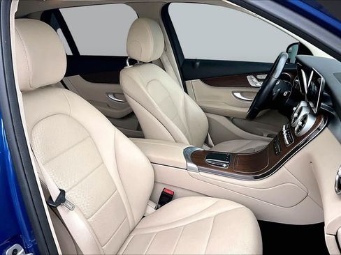 Used 2022 Mercedes-Benz GLC 300 image 9