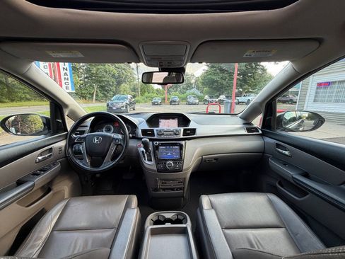 Used 2014 Honda Odyssey Touring Elite image 10