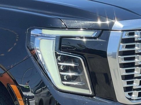 Certified 2025 GMC Yukon XL Denali AWD/4WD image 10