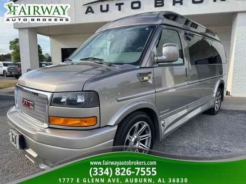Used 2018 GMC Savana 2500 w/ Enhanced Convenience Package RWD image 2