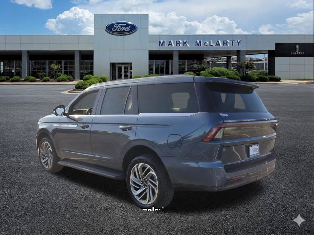 New 2027 Lincoln Navigator Premiere AWD/4WD image 3