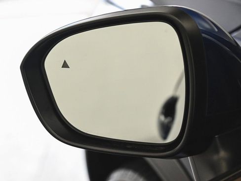 Used 2022 Nissan Rogue Platinum w/ Head-Up Display Package image 44