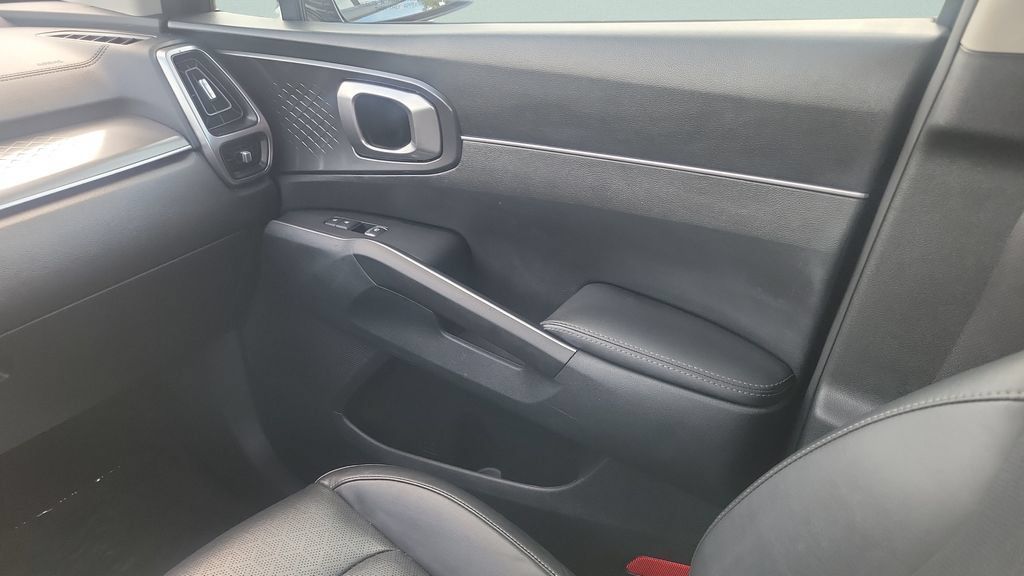 Used 2023 Kia Sorento S w/ Panoramic Sunroof Package FWD image 12