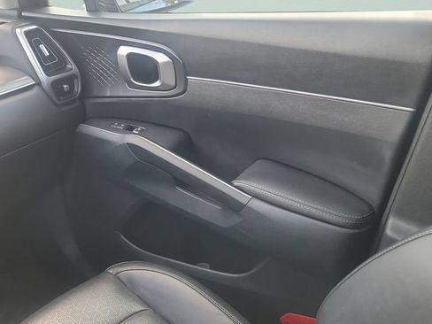 Used 2023 Kia Sorento S w/ Panoramic Sunroof Package FWD image 12