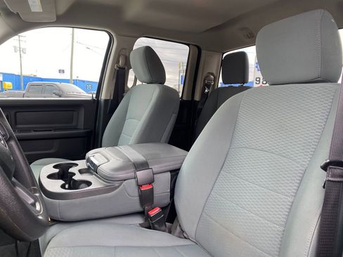 Used 2017 RAM 1500 ST w/ SXT Appearance Group image 9