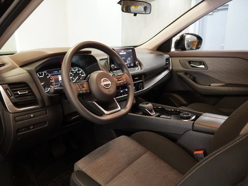 Used 2023 Nissan Rogue SV AWD/4WD image 6