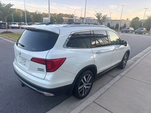 Used 2017 Honda Pilot Touring image 6