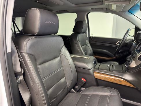 Used 2020 GMC Yukon XL Denali w/ Denali Ultimate Package AWD/4WD image 12