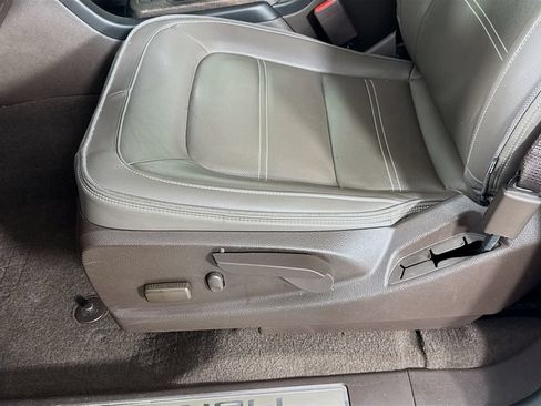 Used 2022 GMC Canyon Denali RWD image 23
