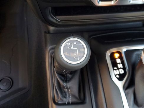 New 2025 Jeep Gladiator Sport image 28