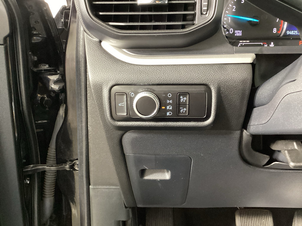 Used 2023 Ford Explorer XLT AWD/4WD image 23