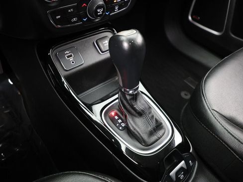 Used 2019 Jeep Compass Latitude image 14