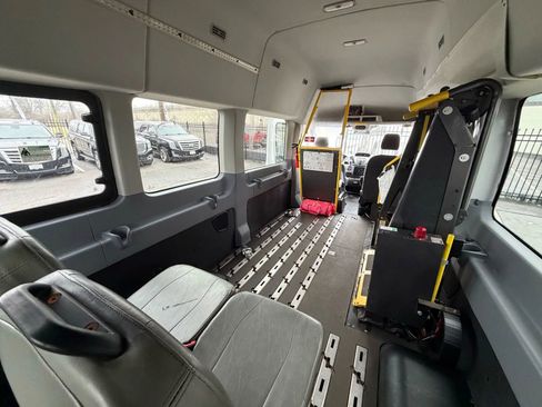 Used 2019 Ford Transit 350 XL image 36