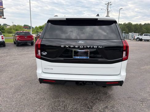 New 2026 Ford Expedition Active RWD image 4
