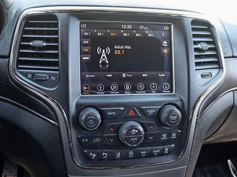 Used 2018 Jeep Grand Cherokee High Altitude AWD/4WD image 19