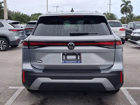 New 2026 Volkswagen Tiguan SE FWD image 4