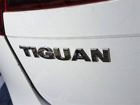 Used 2021 Volkswagen Tiguan S image 5