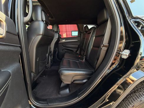Used 2017 Jeep Grand Cherokee Limited AWD/4WD image 12