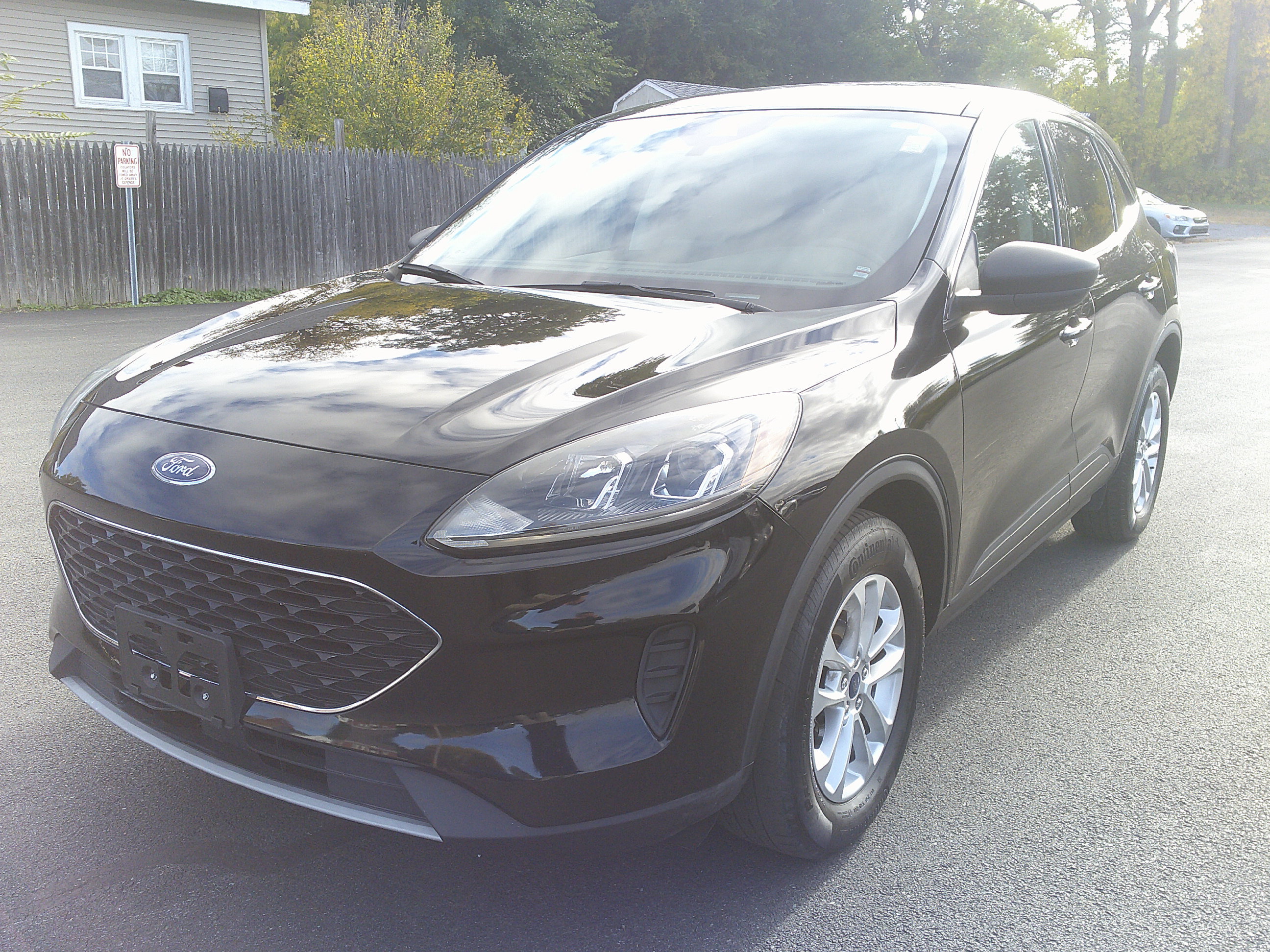 Used 2022 Ford Escape SE w/ Cold Weather Package AWD/4WD image 2