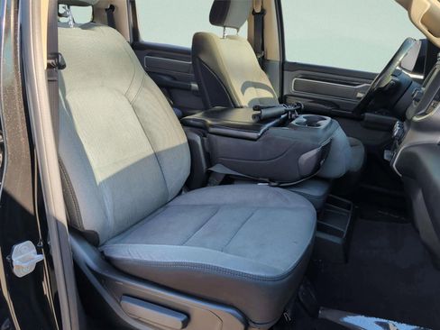 Used 2019 RAM 1500 Big Horn image 18