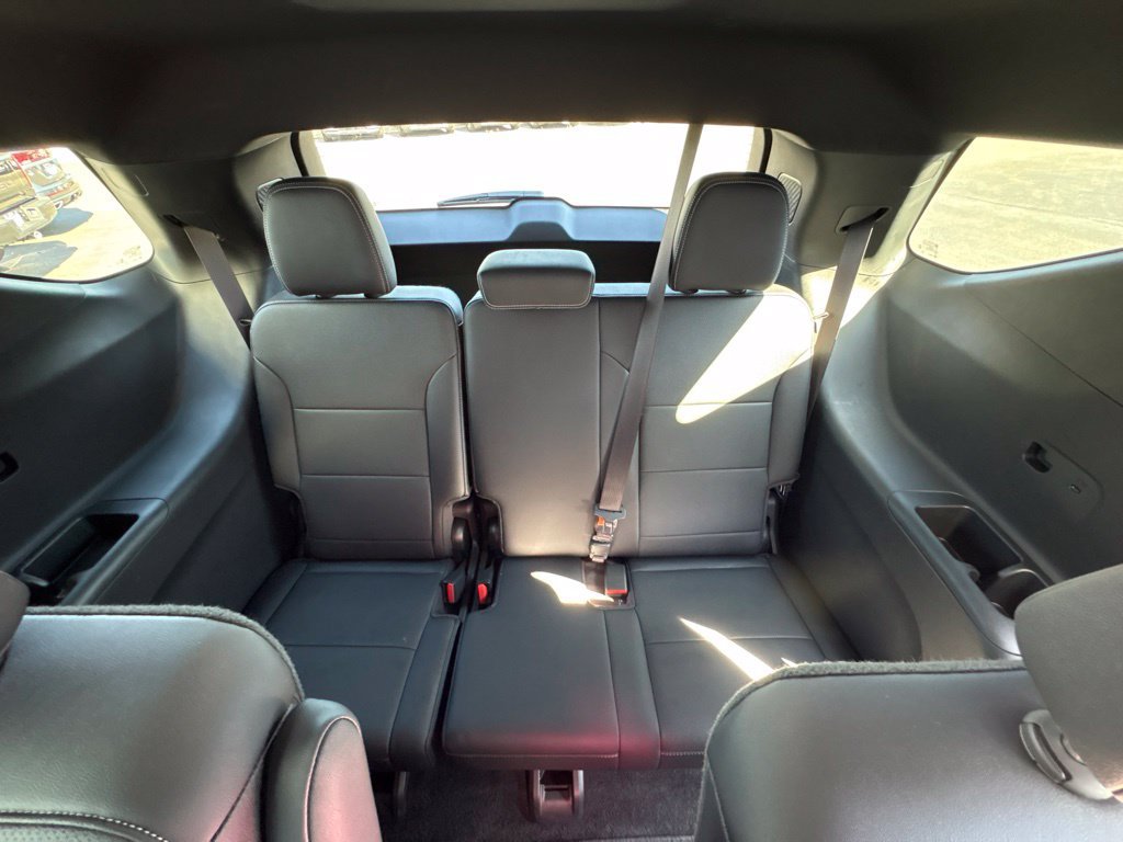 Used 2026 Chevrolet Traverse LT FWD image 33